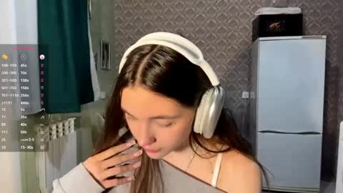 Nia online show from April 14, 2026, 5:19 pm