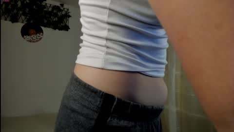 Snapshot of velvet_00 chatting on May 8, 2026, 8:30 am velvet_00 online show from May 8, 2026, 8:30 am