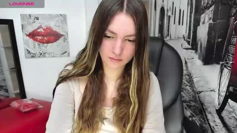 Sophi  online show from November 25, 2025, 11:49 pm