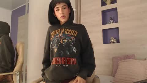 Snapshot of velvet_an chatting on April 15, 2026, 5:14 am An online show from April 15, 2026, 5:14 am