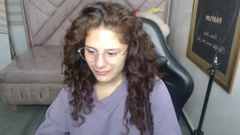 velvet_moon_v online show from November 24, 2025, 1:22 pm