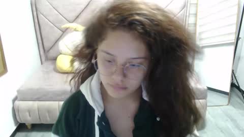 velvet_moon_v online show from December 16, 2025, 1:16 pm