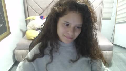 velvet_moon_v online show from January 14, 2026, 1:17 pm