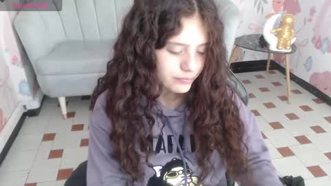 Snapshot of velvet_moon_v chatting on February 21, 2026, 1:12 pm velvet_moon_v online show from February 21, 2026, 1:12 pm