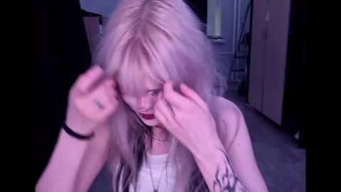 Alice online show from April 15, 2026, 7:32 pm