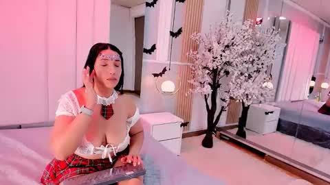Velvet Doll  online show from October 20, 2025, 9:48 pm
