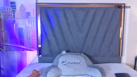 velvetfox_ online show from March 4, 2026, 9:54 pm
