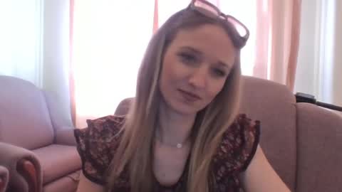 velvetintuition online show from May 15, 2026, 9:05 am