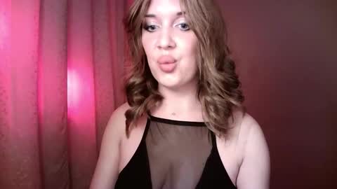 Snapshot of velvetrich8 chatting on February 28, 2026, 5:03 pm VelvetRich8 online show from February 28, 2026, 5:03 pm