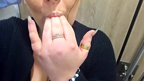 velvetroulette online show from November 5, 2025, 12:27 pm