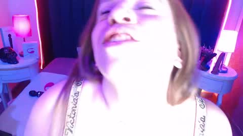 Snapshot of velvett_blonde chatting on June 6, 2026, 2:00 pm vale online show from June 6, 2026, 2:00 pm