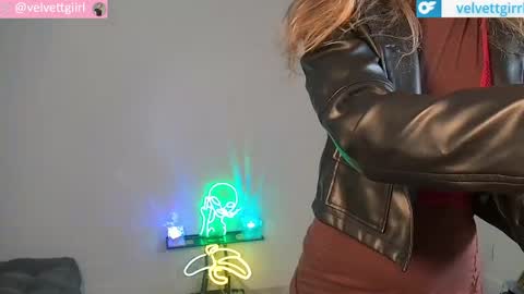 Snapshot of velvettgirl chatting on May 29, 2026, 5:38 am VelvetTGirl online show from May 29, 2026, 5:38 am