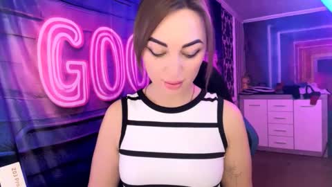 Snapshot of velvettouch4444 chatting on February 22, 2026, 1:42 pm MERYEM online show from February 22, 2026, 1:42 pm