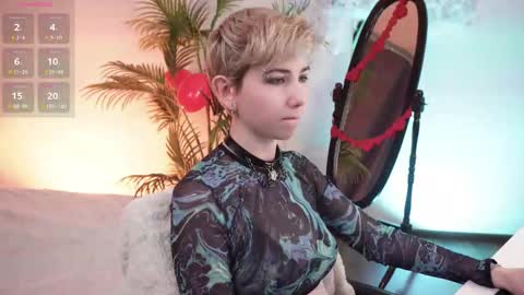 CLEOshort hair  TIna long hair  online show from February 12, 2025, 2:54 pm