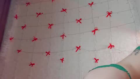 Snapshot of velvetvine chatting on February 21, 2026, 9:32 am VelvetVine online show from February 21, 2026, 9:32 am