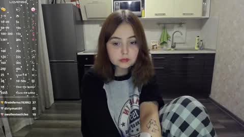 Snapshot of vendymories chatting on February 3, 2025, 12:47 am eva 3 online show from February 3, 2025, 12:47 am