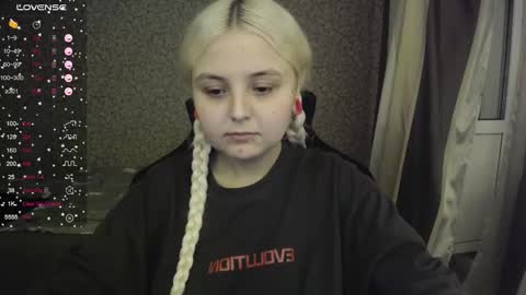 Snapshot of vendymories chatting on September 19, 2025, 11:05 pm eva 3 online show from September 19, 2025, 11:05 pm