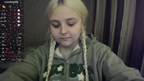 Snapshot of vendymories chatting on September 23, 2025, 8:34 pm eva 3 online show from September 23, 2025, 8:34 pm