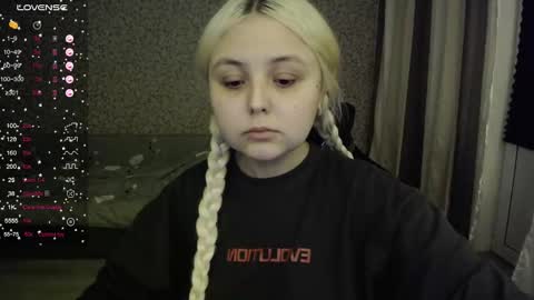 Snapshot of vendymories chatting on October 4, 2025, 11:14 pm eva 3 online show from October 4, 2025, 11:14 pm