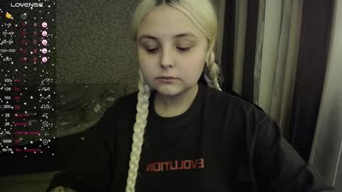 Snapshot of vendymories chatting on October 11, 2025, 10:19 pm eva 3 online show from October 11, 2025, 10:19 pm