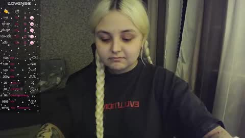 Snapshot of vendymories chatting on October 14, 2025, 5:47 pm eva 3 online show from October 14, 2025, 5:47 pm