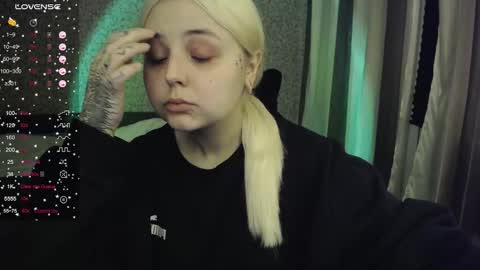 Snapshot of vendymories chatting on October 17, 2025, 3:31 am eva 3 online show from October 17, 2025, 3:31 am