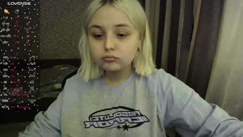 Snapshot of vendymories chatting on October 23, 2025, 11:57 pm eva 3 online show from October 23, 2025, 11:57 pm