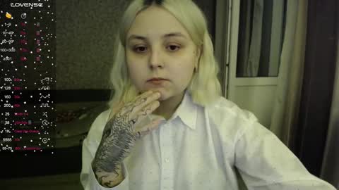 Snapshot of vendymories chatting on October 26, 2025, 8:48 pm eva 3 online show from October 26, 2025, 8:48 pm