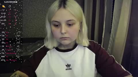 Snapshot of vendymories chatting on October 29, 2025, 2:14 am eva 3 online show from October 29, 2025, 2:14 am