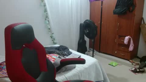 venecasexy44 online show from March 6, 2026, 10:45 am