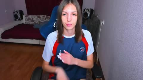 veneradi615 online show from March 5, 2025, 5:39 pm