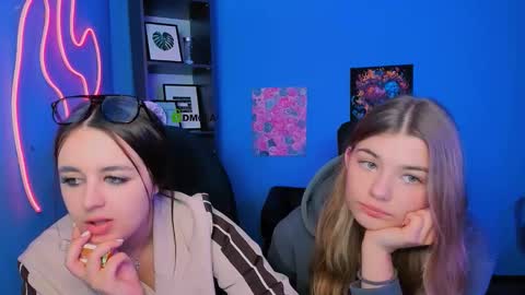 venezia_barton online show from February 25, 2026, 4:16 pm