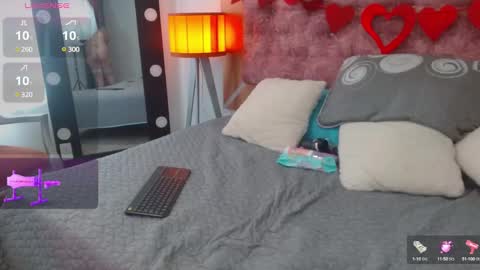 venus online show from March 10, 2025, 1:43 pm