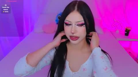 Vivian online show from November 4, 2025, 3:16 am