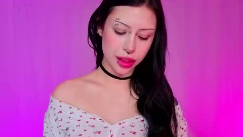 Vivian online show from November 25, 2025, 4:12 am