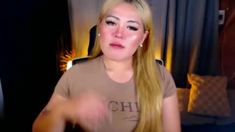 Snapshot of venus_colly chatting on July 7, 2026, 4:37 am I am Colly Your mystery girl online show from July 7, 2026, 4:37 am
