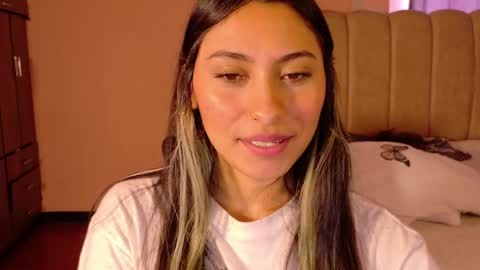 Snapshot of venus_latin_01 chatting on April 18, 2026, 7:07 pm Mary online show from April 18, 2026, 7:07 pm