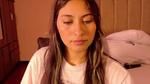 Snapshot of venus_latin_01 chatting on April 18, 2026, 8:09 pm Mary online show from April 18, 2026, 8:09 pm