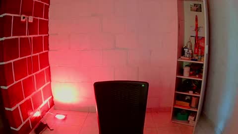 Snapshot of venus_megan chatting on December 31, 2024, 5:18 pm emily independent account  MY conextion 1100 GTM  to  17hr GTM online show from December 31, 2024, 5:18 pm
