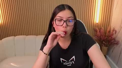 Venus  online show from December 4, 2025, 8:06 pm