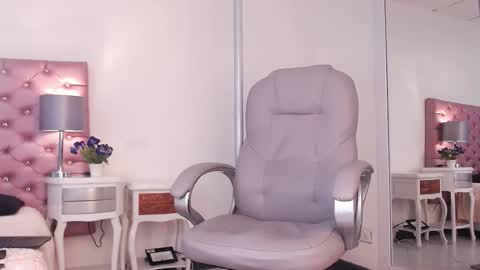 Venus  online show from December 20, 2025, 11:50 am