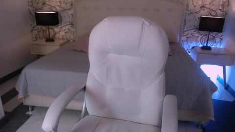 Venus  online show from June 4, 2026, 12:33 pm