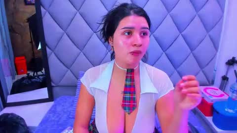 Venusowen  online show from November 29, 2025, 1:58 pm