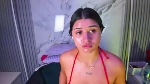 Snapshot of venusowen_ chatting on May 5, 2026, 2:03 pm Venusowen online show from May 5, 2026, 2:03 pm