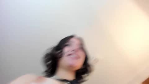 venuss online show from October 11, 2025, 1:09 pm