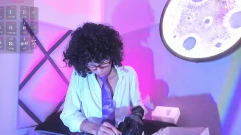 venuss_03 online show from December 20, 2025, 3:02 am