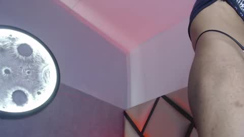 venuss_03 online show from April 26, 2026, 3:37 am