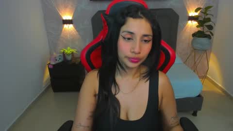 Nice to greet you my name is Vanessa  online show from January 9, 2025, 12:52 pm