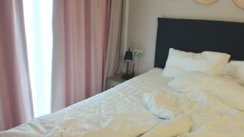 Violetta  online show from December 18, 2025, 3:45 am