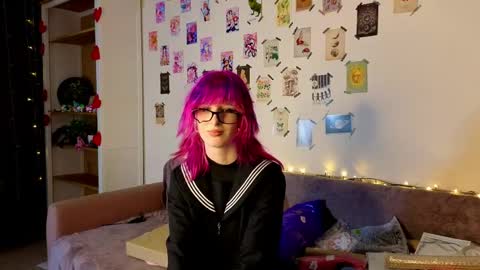 Erica online show from April 26, 2026, 8:06 pm